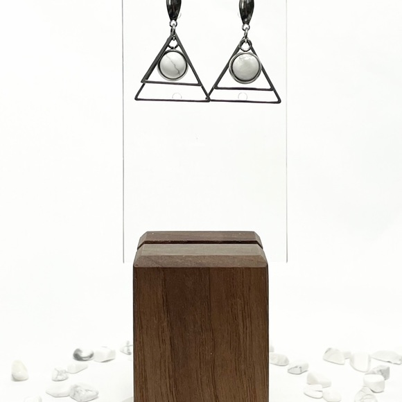 Howlite Earrings - Picture 3 of 3